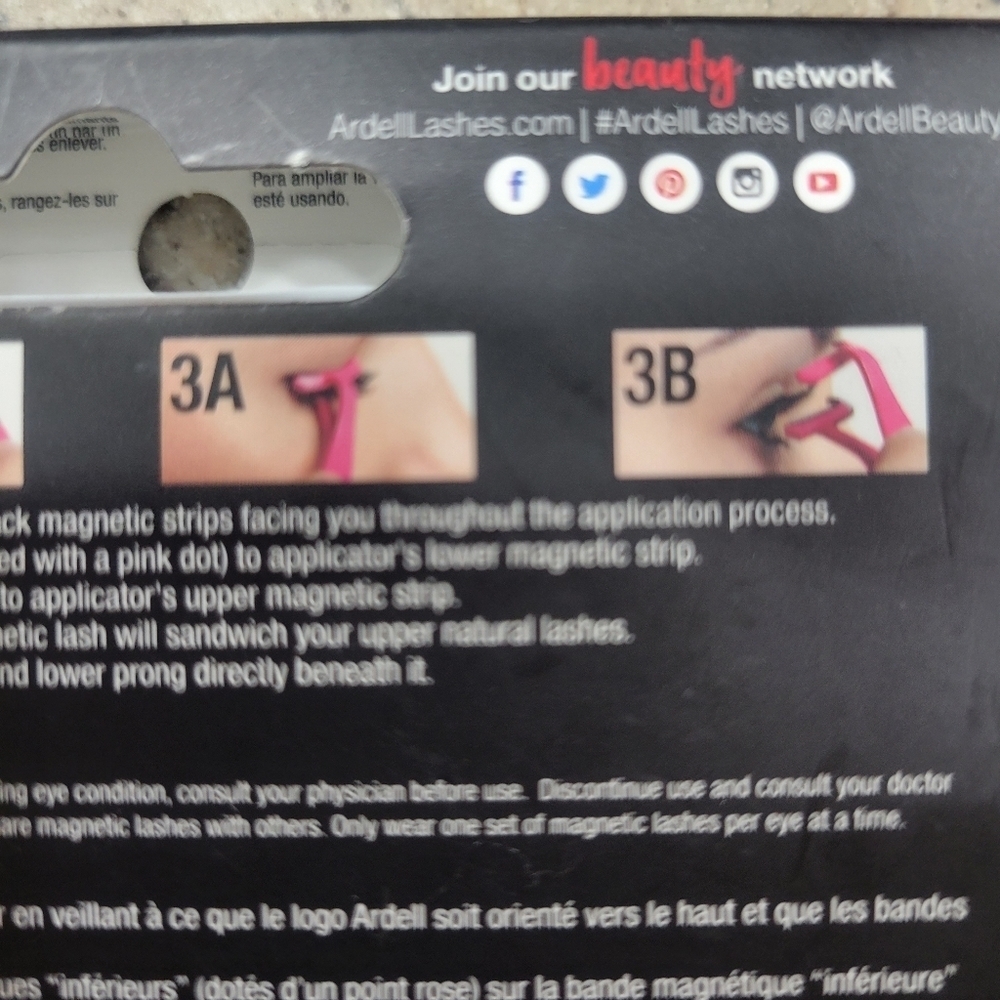 Ardell Professional magnet lashes and applicator - Picture 3 of 5